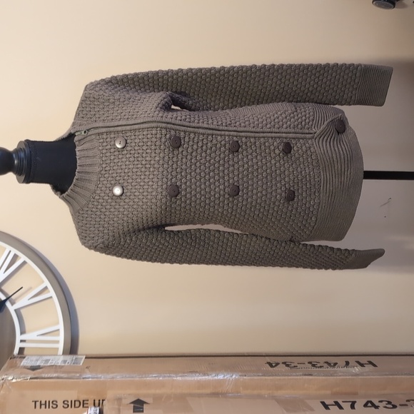 Lux Sweater - Picture 1 of 4